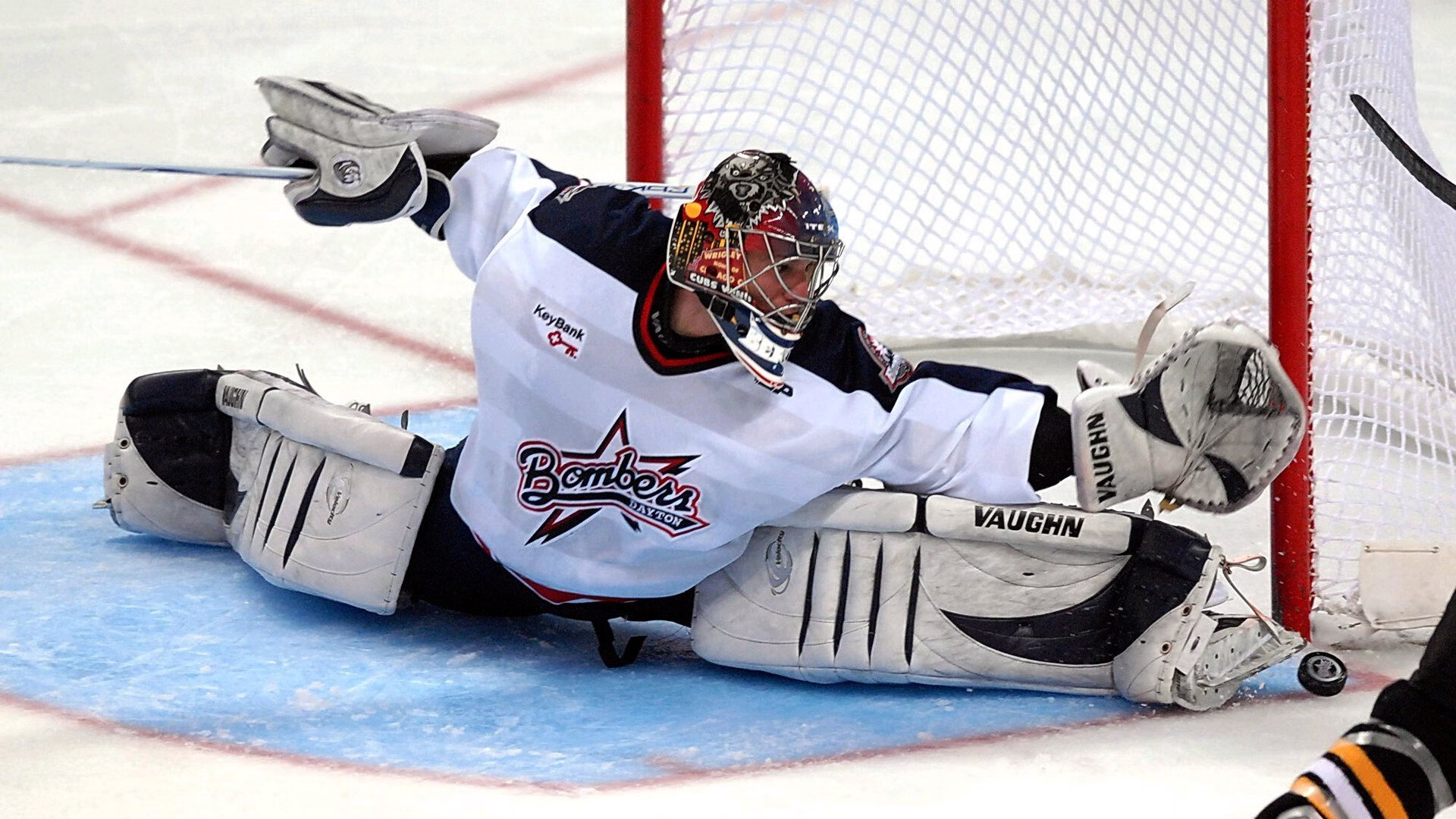 ky体育娱乐-史上最激烈的季后赛“火拼”，都有哪些经典瞬间让人难忘？，火拼 火并